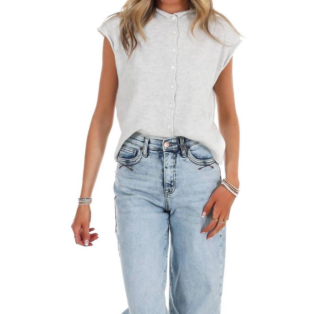 NEW THINGS BETWEEN heartstrings sweater vest cardigan in light grey